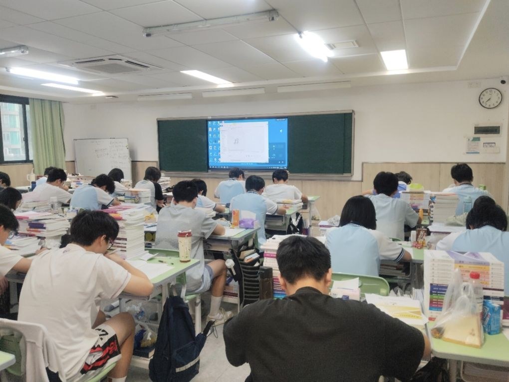 暨附联考课堂实景